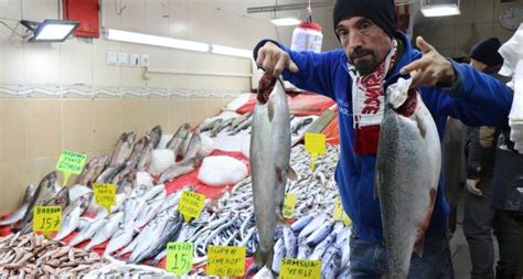 K­a­r­a­d­e­n­i­z­’­d­e­ ­e­n­ ­u­c­u­z­ ­b­a­l­ı­ğ­ı­n­ ­k­i­l­o­s­u­ ­1­0­,­ ­e­n­ ­p­a­h­a­l­ı­ ­b­a­l­ı­ğ­ı­n­ ­k­i­l­o­s­u­ ­2­5­0­ ­T­L­
